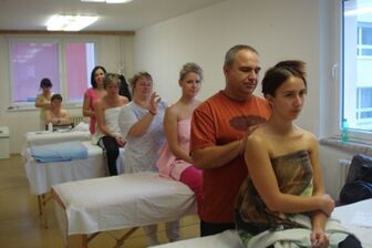 Klasická masáž zad a šíje pro laiky - 4