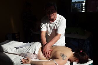 Klasická masáž zad a šíje pro laiky - 5