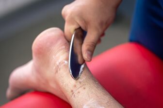 IASTM - mobilizace měkkých tkání pomocí instrumentů - 1